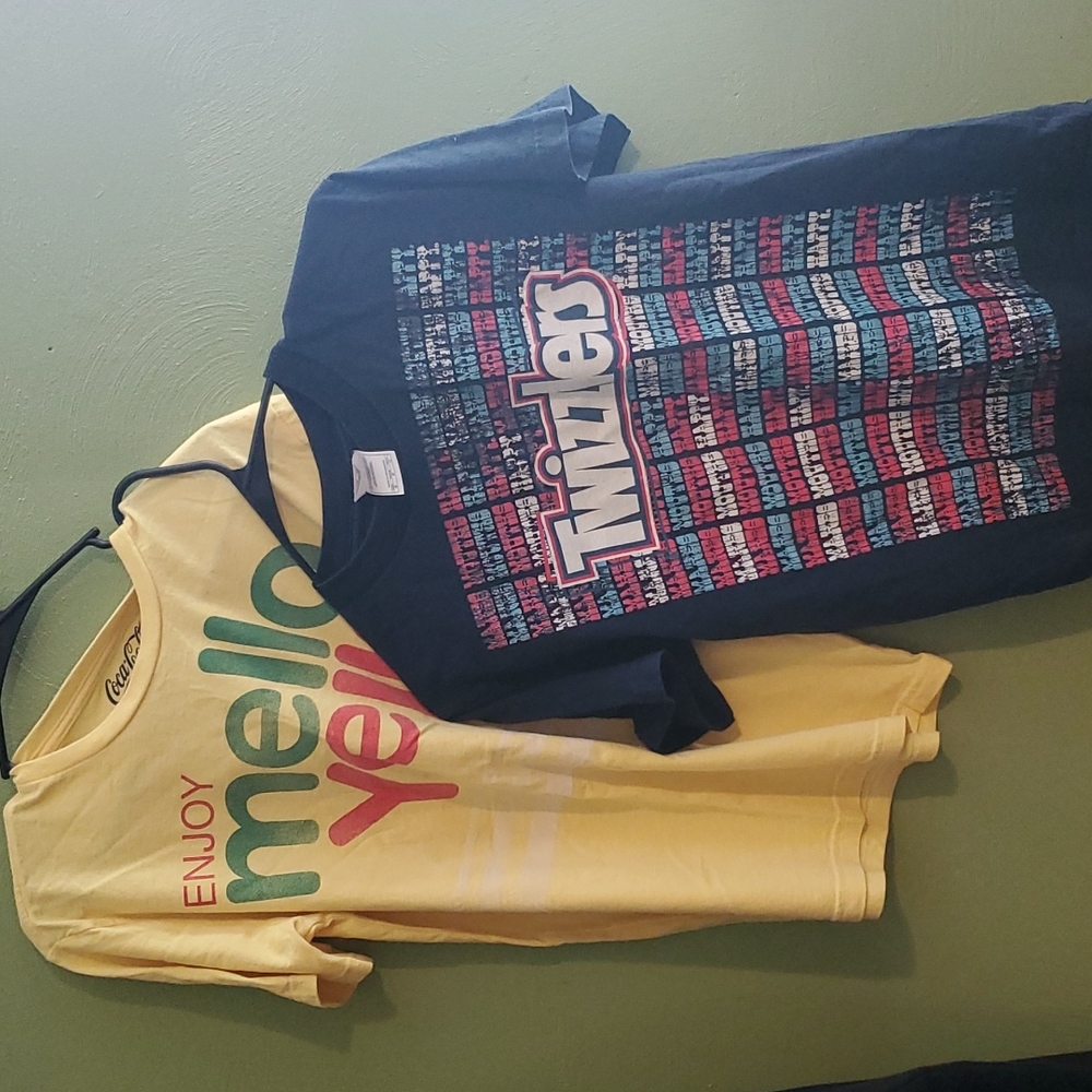 2 t shirts Mello Yello and Twizzler men's small